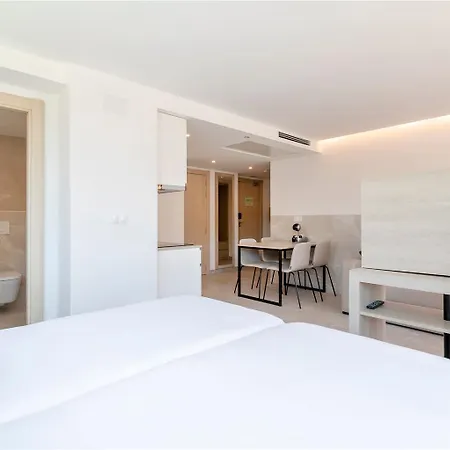 Halley Hotel & Apartments Affiliated By Melia * 貝尼多姆